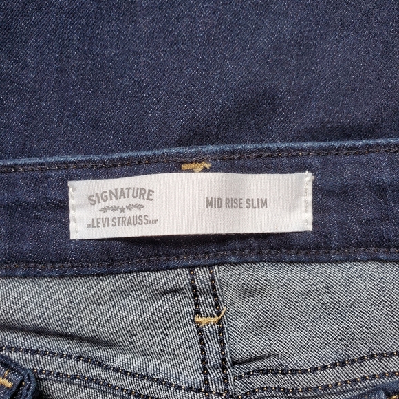 Signature by Levi's Strauss, Mid Rise Slim Woman's Plus Size 20M Denim Jeans. - Picture 7 of 8